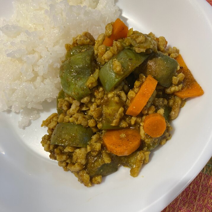 水なし☆なすと人参のキーマカレー